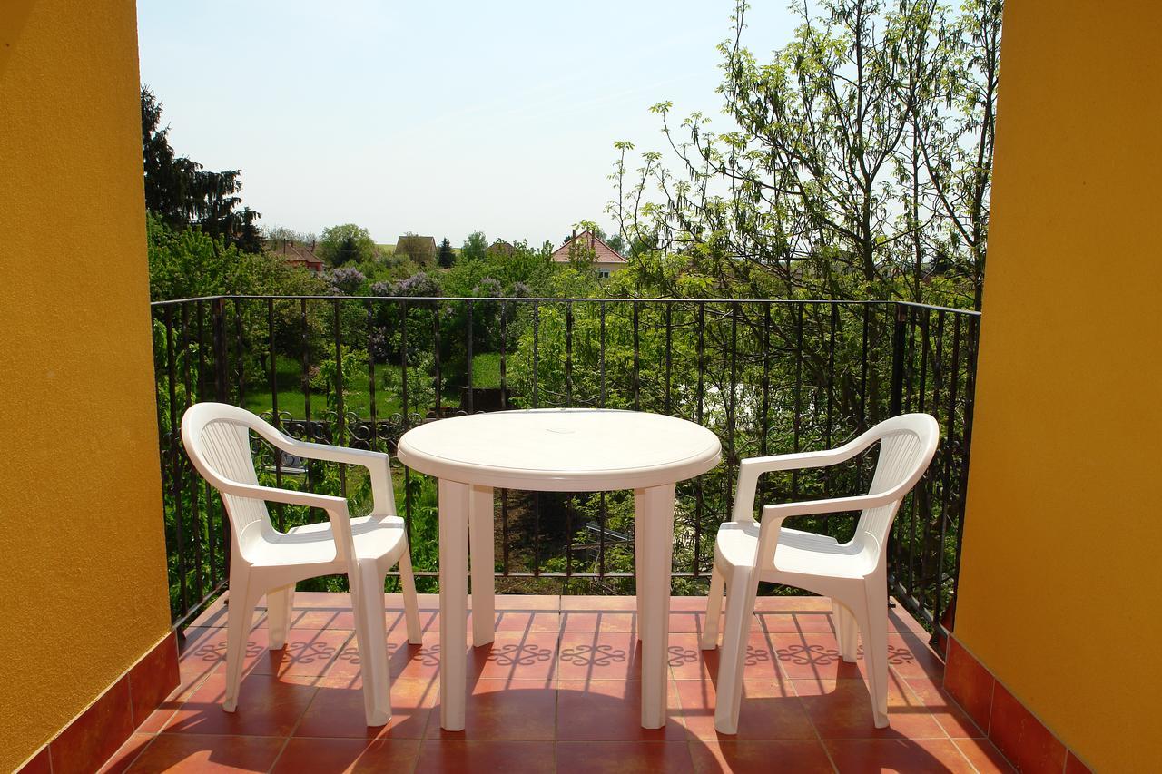 Ferienwohnung Valentina Apartmanhaz Bogács Exterior foto